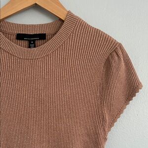 Mocha Scallop Hem Ribbed Tee